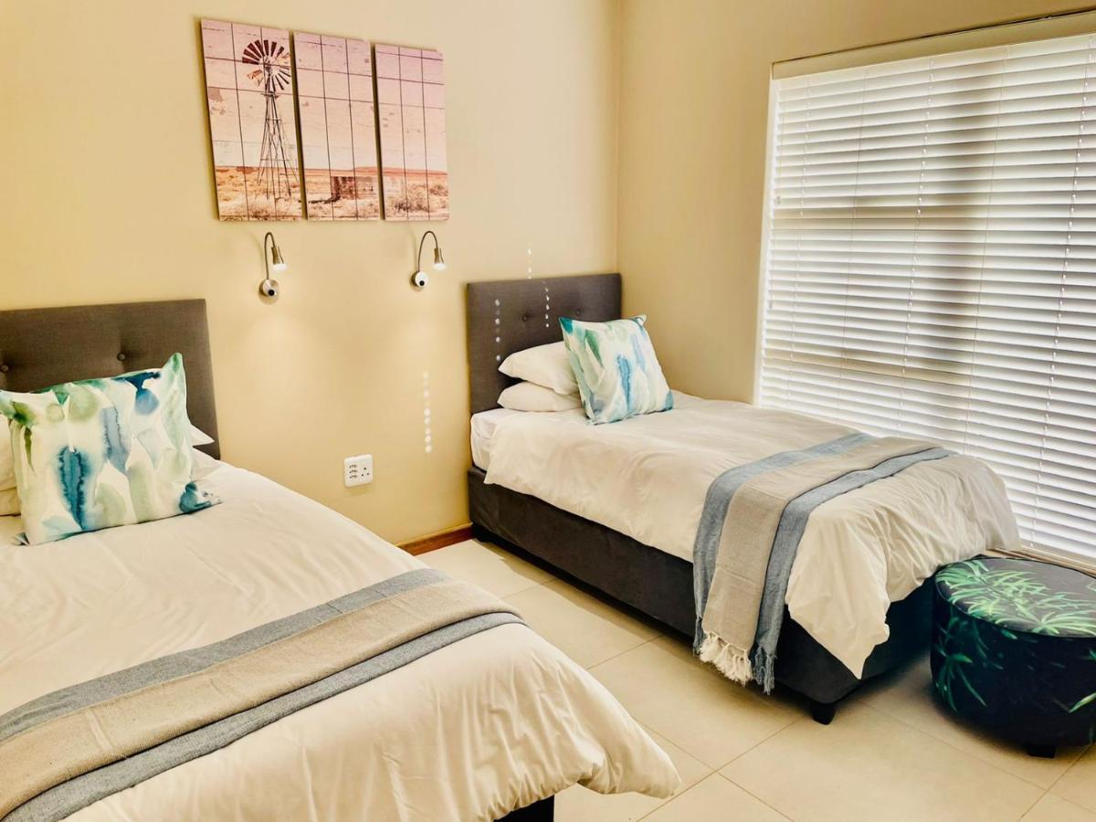 Travalia Guest Farm Villa Nelspoort Luaran gambar
